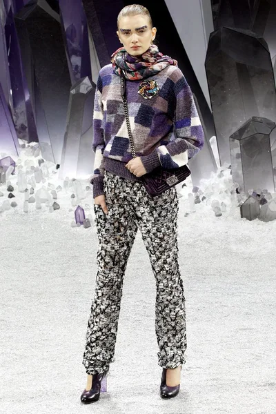 Look 29